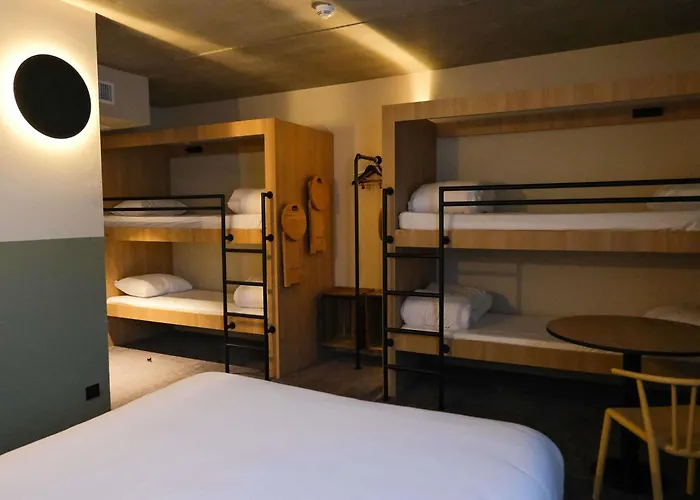Orthez Hotels