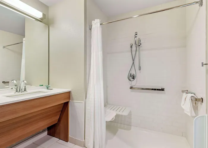 Limon Hotels