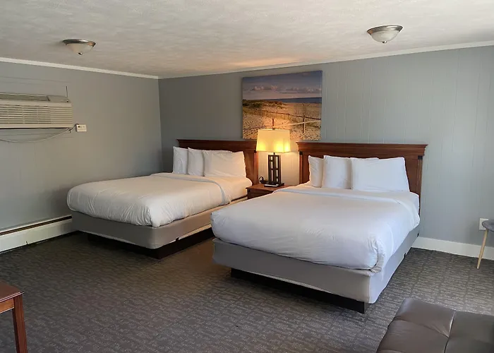 Elk Rapids Hotels