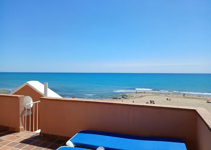 Lloyds Beach Club