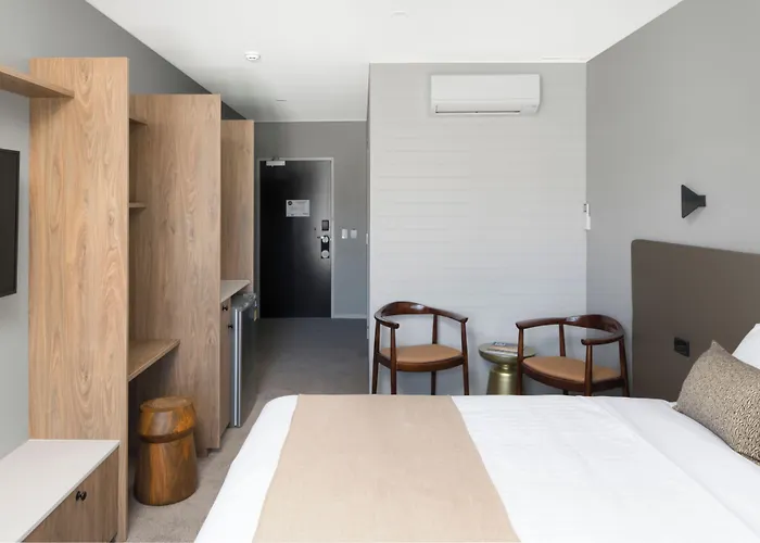 Narrabundah Hotels