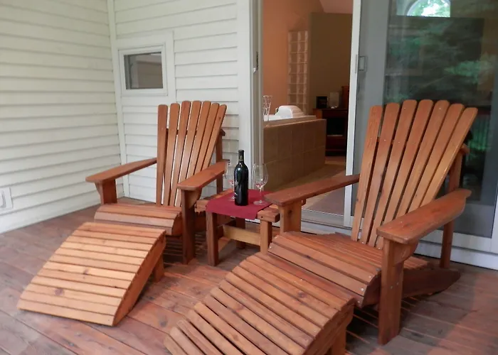 Pigeon Creek Inn - Adults Only