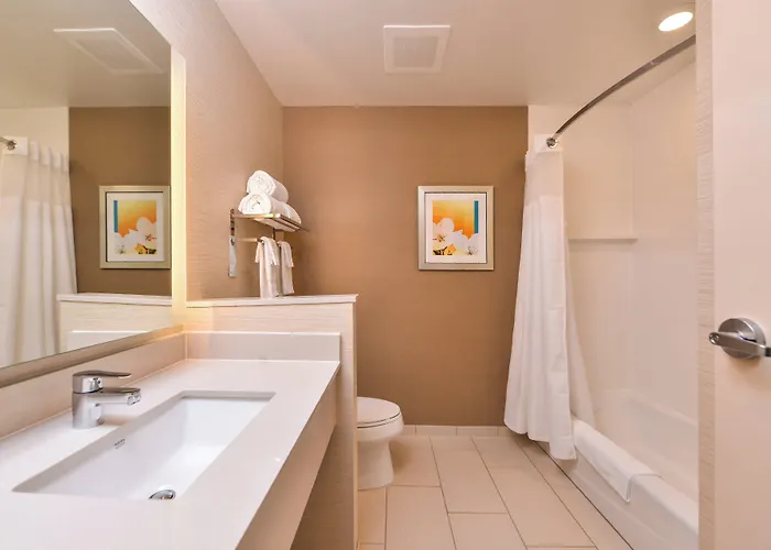 Warrensburg Hotels