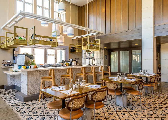 Inn At The Pier Pismo Beach, Curio Collection By Hilton
