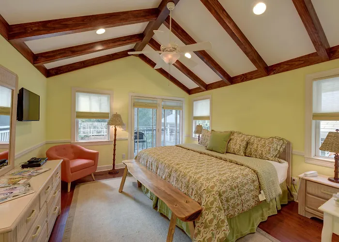The Grey Owl Inn St. Simons Island