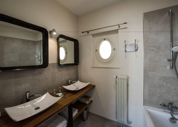 Chantilly 3 Star Hotels