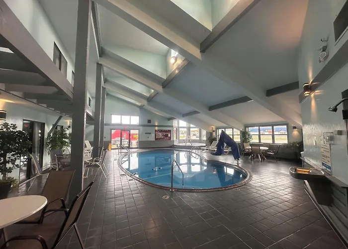 Pictured Rocks Inn And Suites