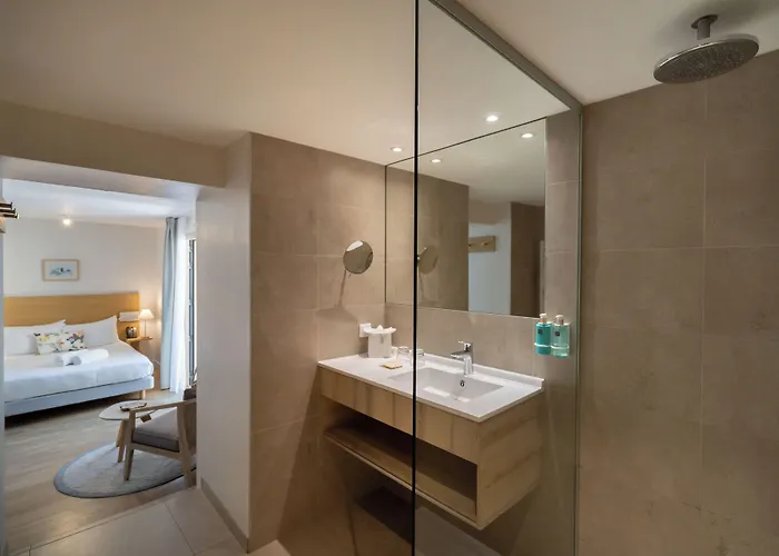Rayol-Canadel-sur-Mer Hotels