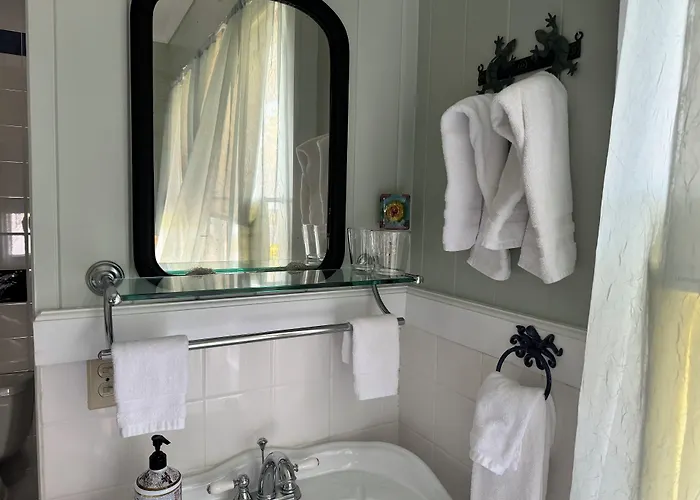Old Hawaiian Bed And Breakfast Hilo