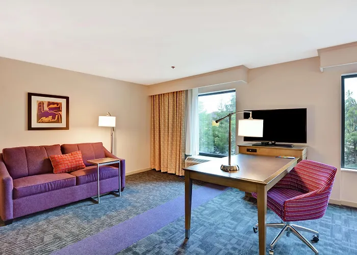Ashland Hotels With Pool