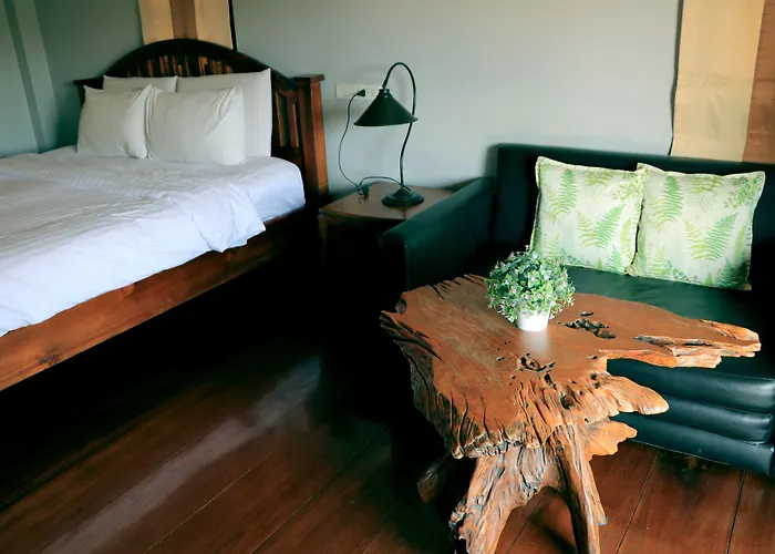 Trat Hotels