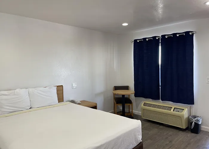 Palms Inn & Suites Palmdale