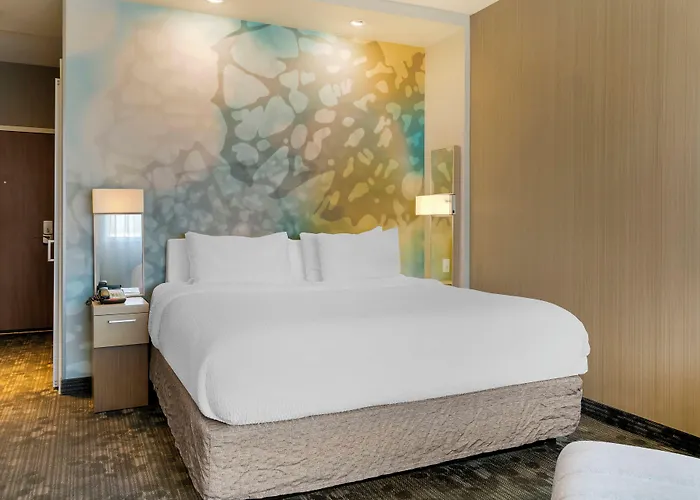 Courtyard By Marriott Toledo North Hotel