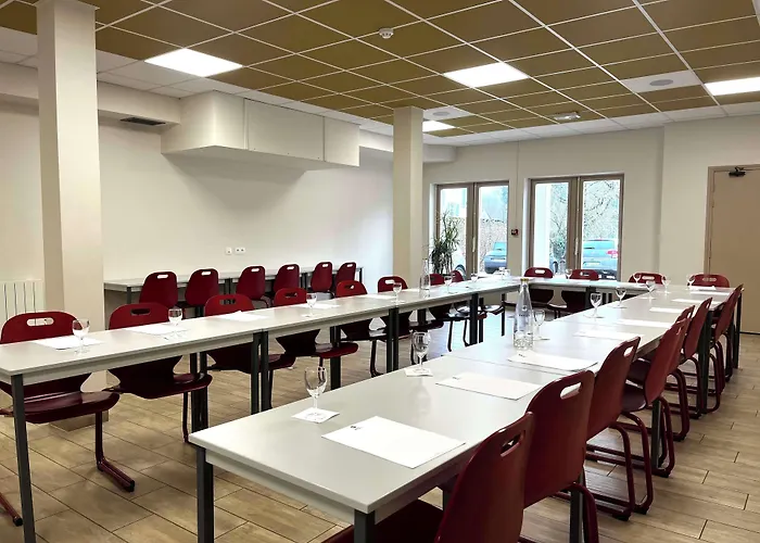 Dourdan Hotels