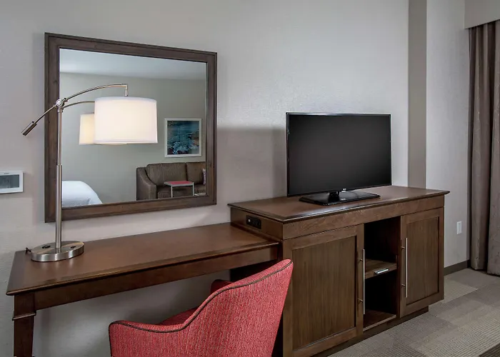 Hampton Inn & Suites Oahu Kapolei - Free Parking - No Resort Fee