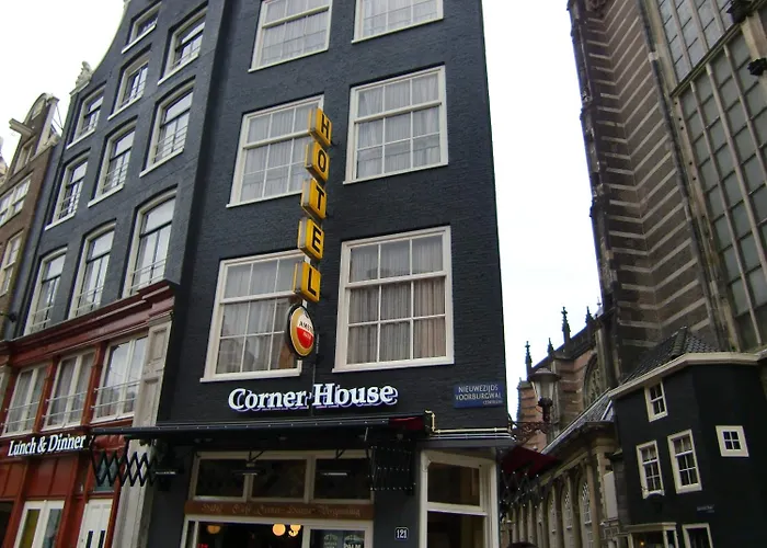 Hotel Corner House