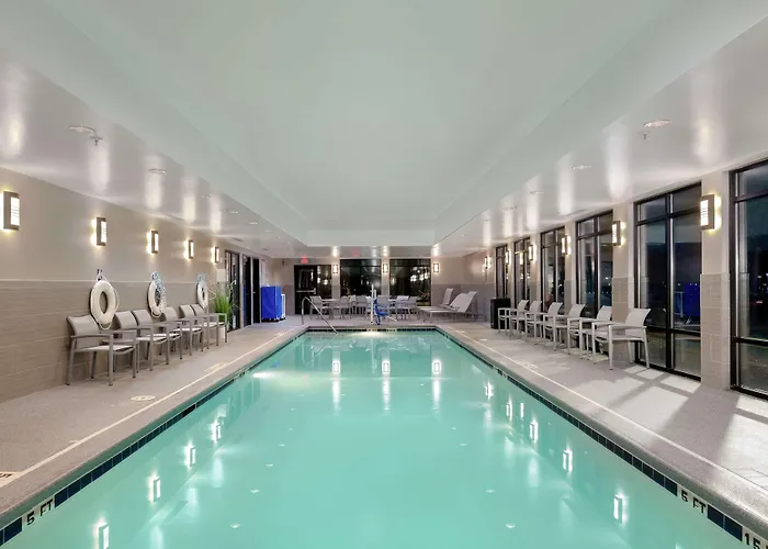 Cartersville Hotels With Pool