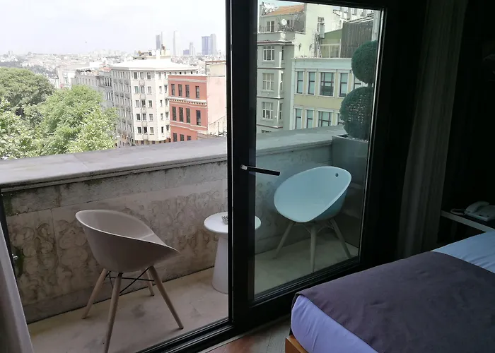 Maroon Hotel Pera
