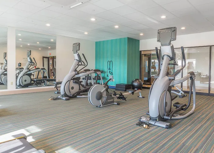 Holiday Inn Express & Suites Clarion By Ihg