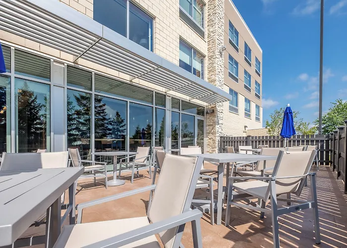 Eagan Hotels