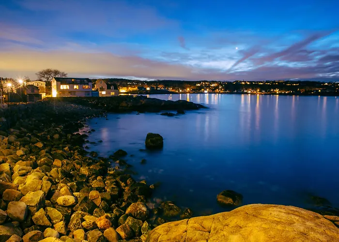 Bearskin Neck Motor Lodge