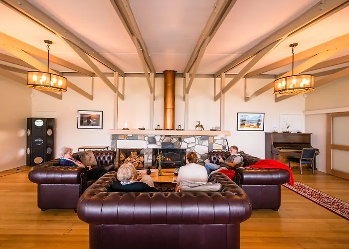 Strathgordon Hotels