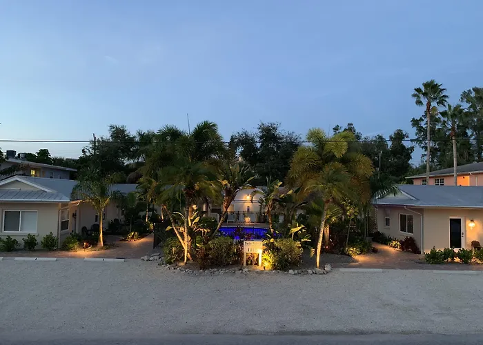 Twin Palms At Siesta