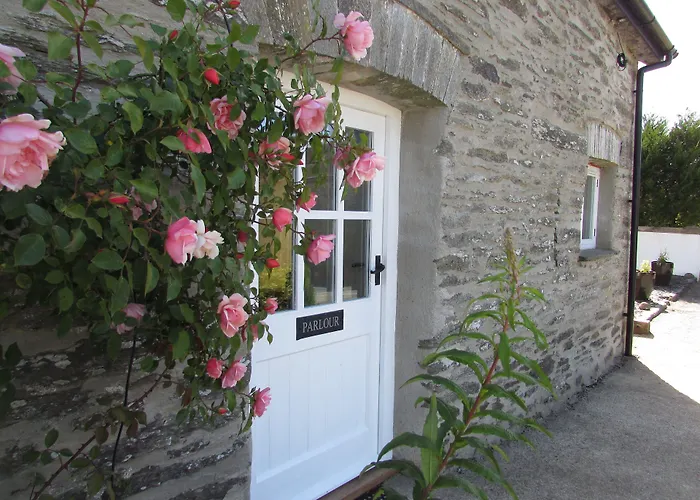 Boncath Hotels
