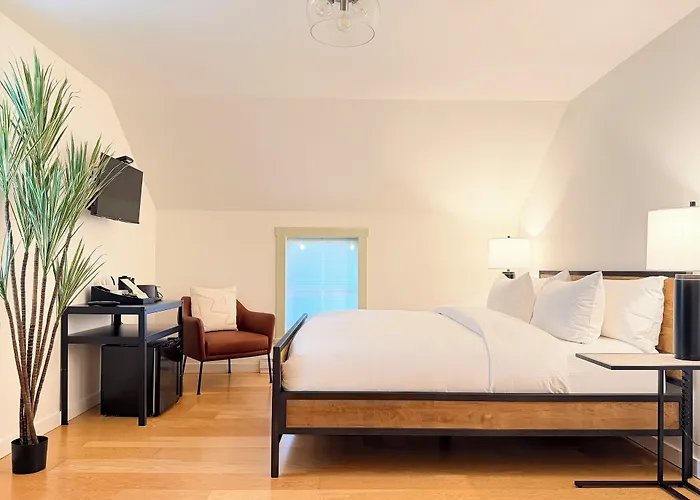 Langley Hotels