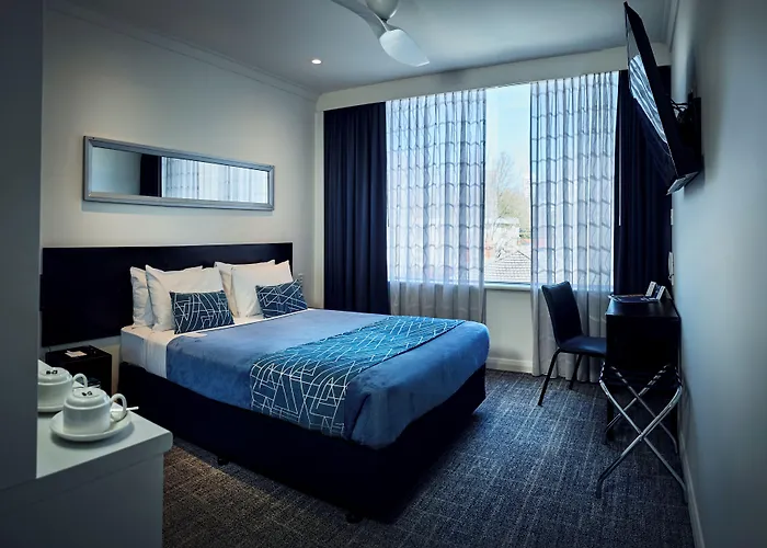 South Yunderup Hotels
