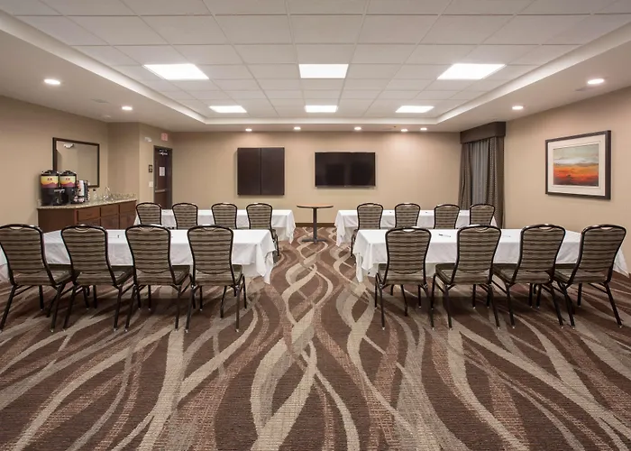 Best Western Plus Lincoln Inn & Suites
