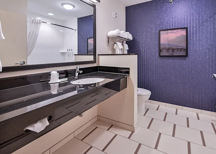 East Grand Forks Hotels