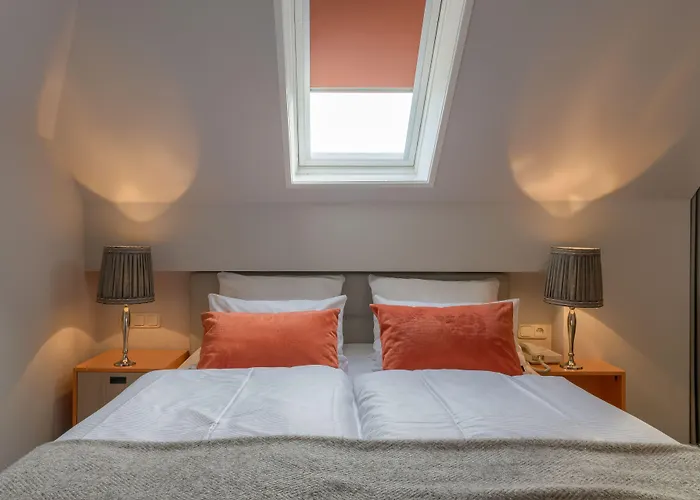 Hotels in Den Hoorn (North Holland)