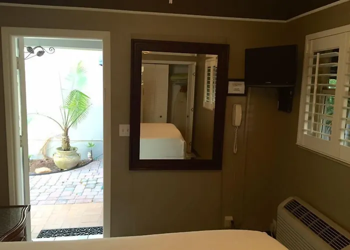 Coral Reef Guesthouse Fort Lauderdale