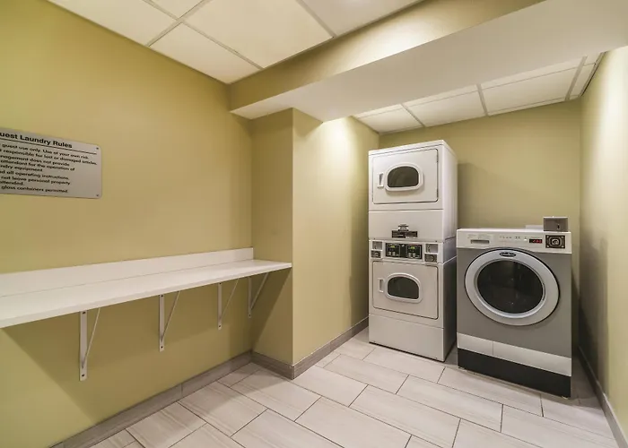 La Quinta By Wyndham Collinsville - St. Louis