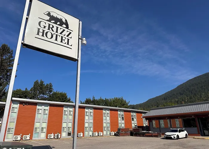 Revelstoke Hotels