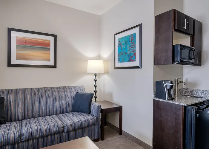 Edwardsville Hotels