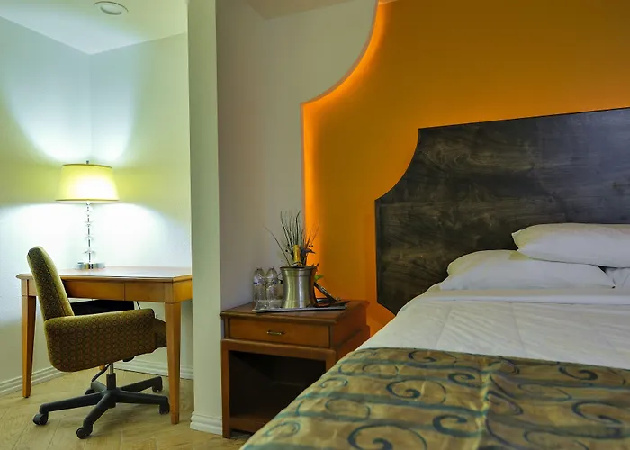 Romantic Inn & Suites