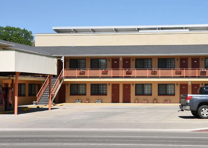Esquire Inn Elko