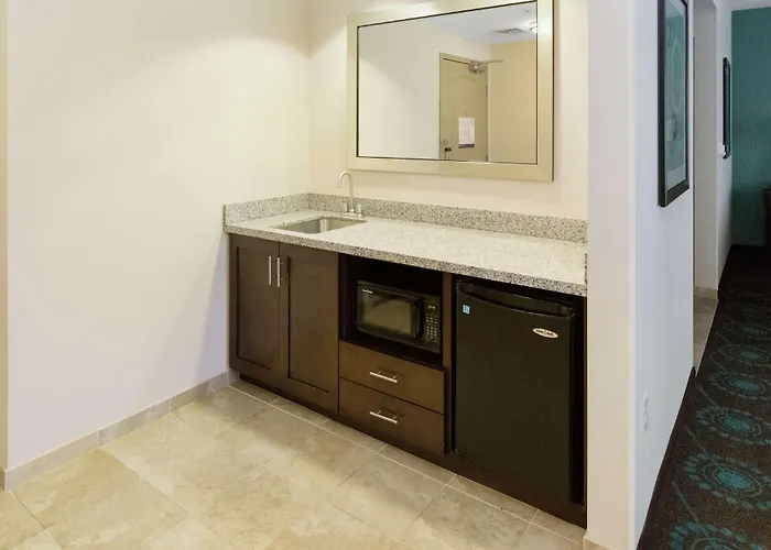 Bridgeville Hotels