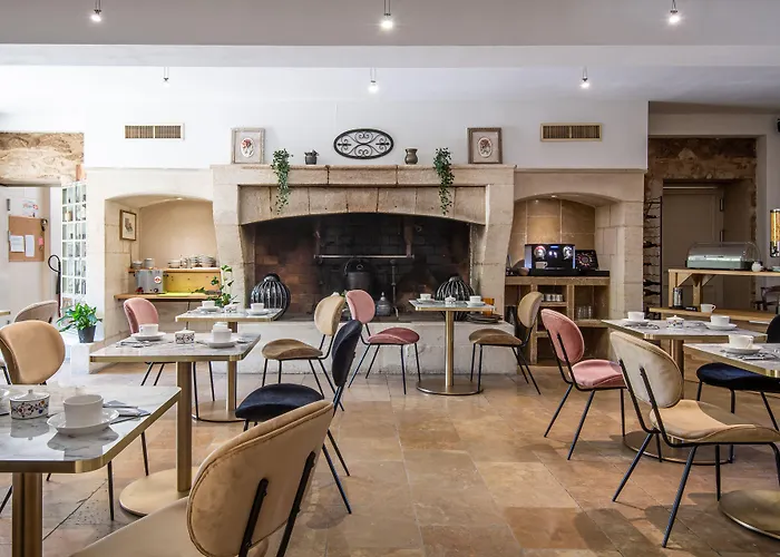 Best 15 Spa Hotels in Saint-Remy-de-Provence for a Relaxing Getaway