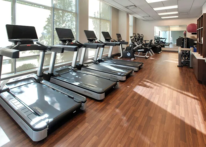 Courtyard By Marriott Philadelphia South At The Navy Yard Hotel