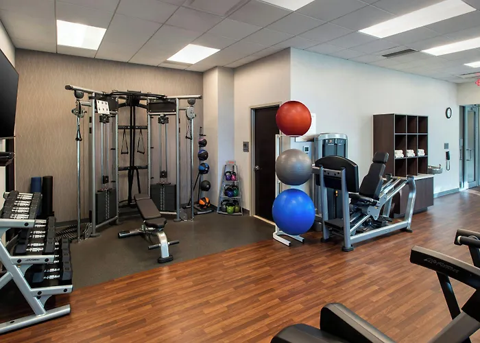 Courtyard By Marriott Philadelphia South At The Navy Yard Hotel