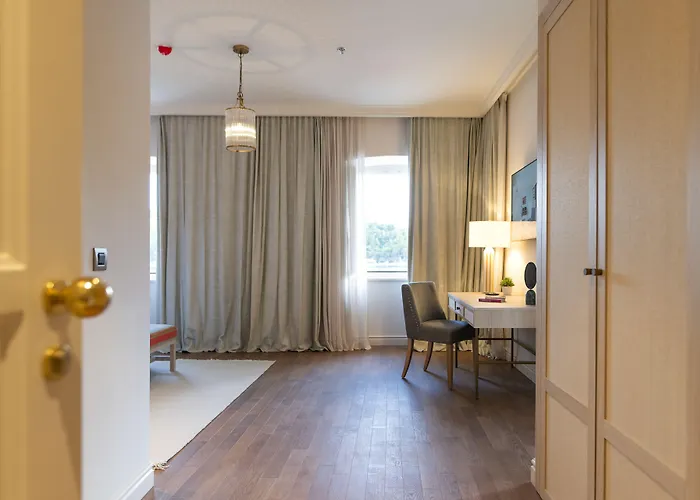 Polace Hotels