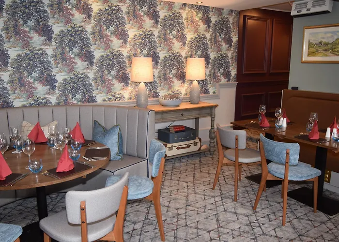 Biggar Hotels