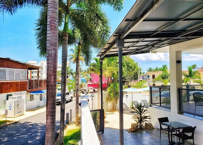 Casa Verde Hotel - Steps To The Beach, Pool, Restaurant & Bar Rincon