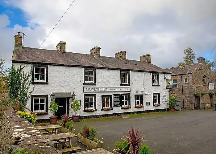 Ingleton (North Yorkshire) Hotels
