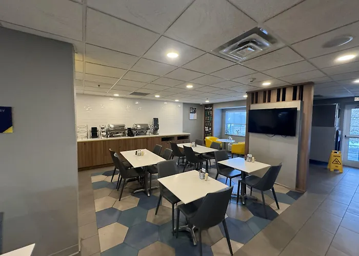 Triadelphia Hotels