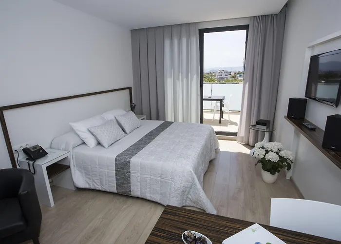 Aparthotel Playa Oliva