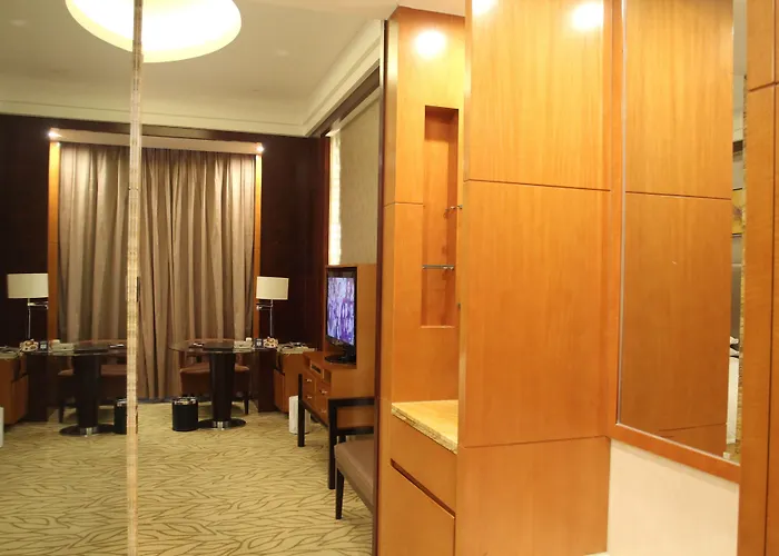Golmud Hotels
